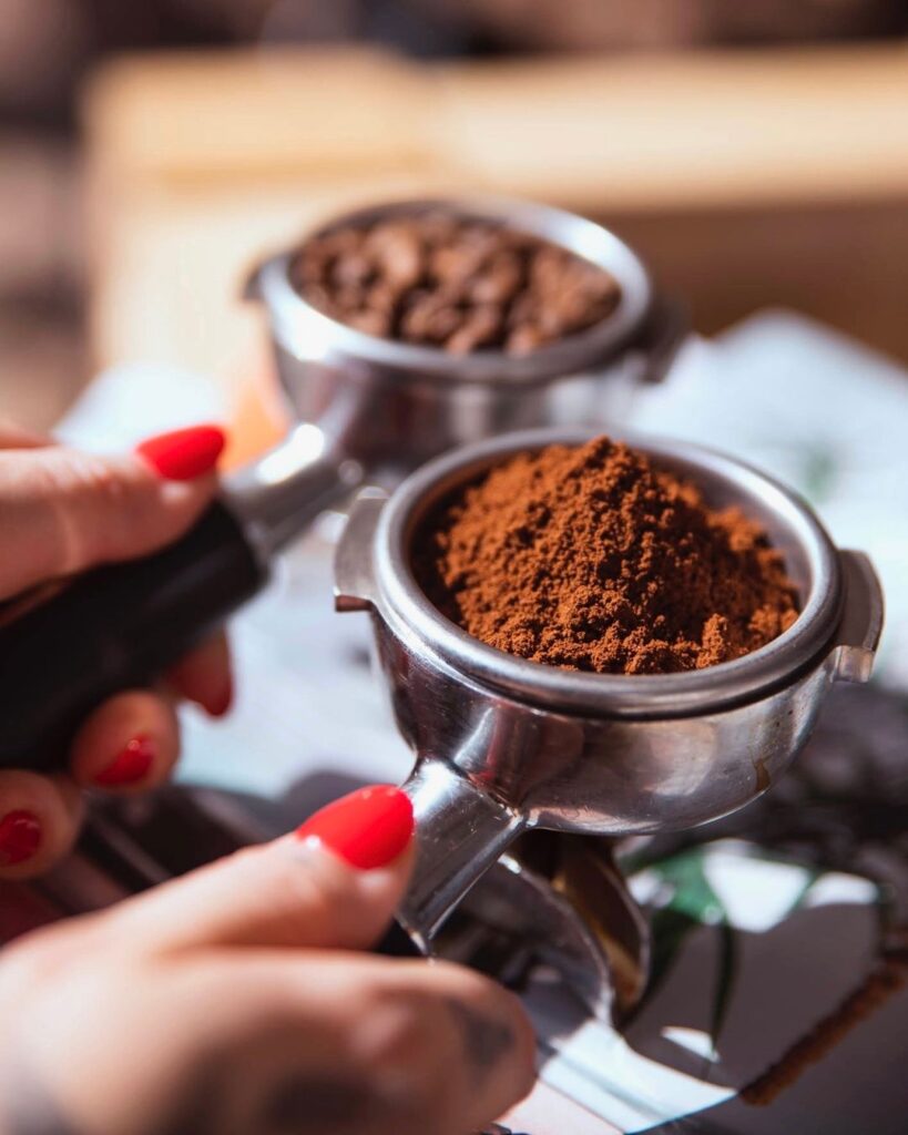 Ground Coffee: Tận Hưởng Hương Vị Đích Thực của Cà Phê